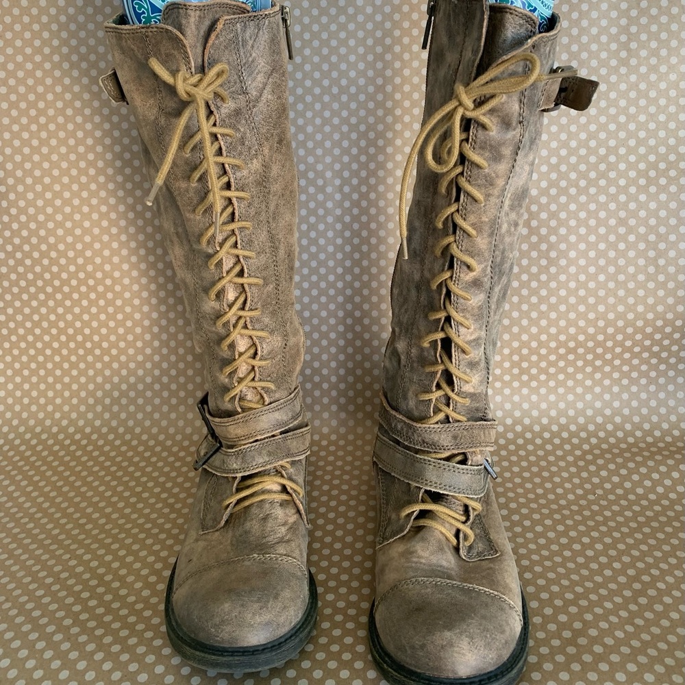 Lucky Brand Lace-up Combat 8